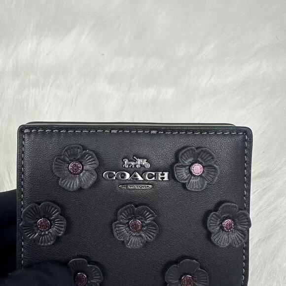 Coach Snap Wallet With Floral Applique In Smooth Leather/Gunmetal/Black CAP16 - Picture 3 of 6